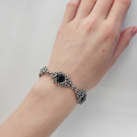 Vintage gothic black onyx chain mail bracelet ✦ Victorian Vampire style ✦ - Picture 9 of 12
